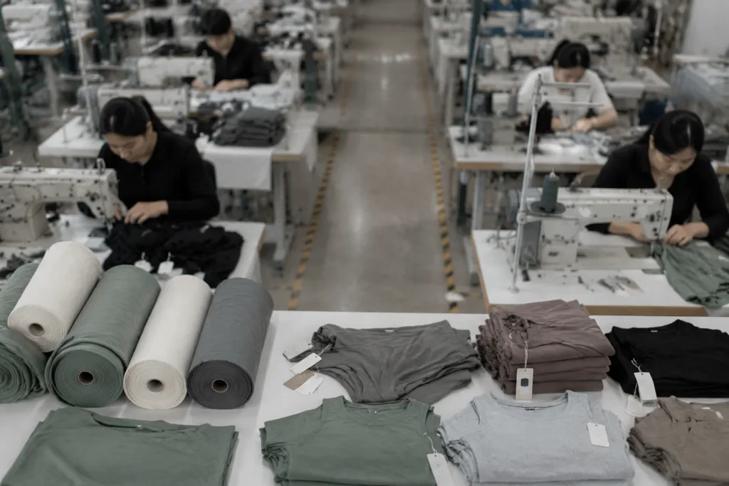 The Clear-Cut Guide to Organic Cotton Gym Clothing vs Performance Blends for Activewear Brands 3 manufacturing organic blend gym apparel